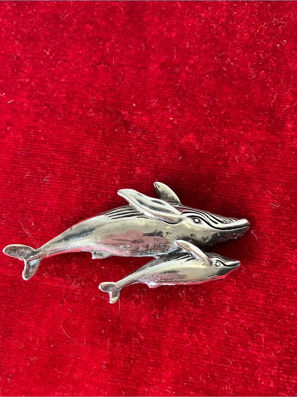 Solid Sterling Silver Humpback Whale Mother Baby Calf Brooch Ocean Pin 12.7g.